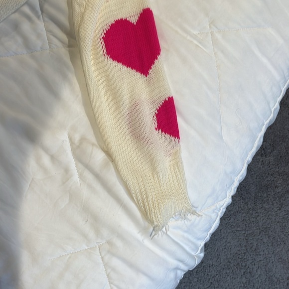 Heart sweater lightweight size medium - Picture 4 of 5